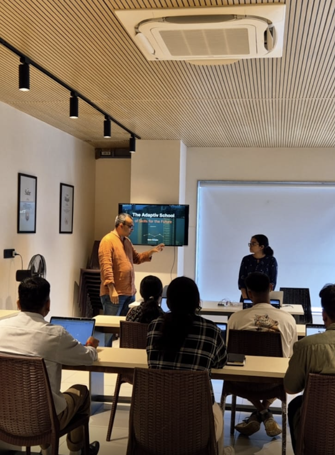 A Chhaon workshop — small intimate group, an expert presenter, members engaged and taking notes